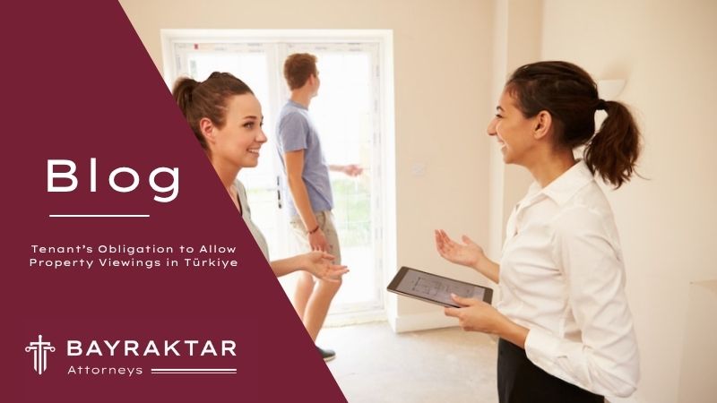 Tenant allowing a landlord and potential buyers to view a rented apartment, illustrating property viewing rights and rental agreements in Türkiye